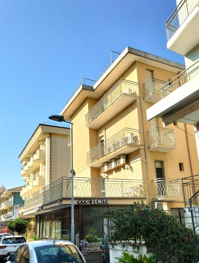 Hotel Zenith Rimini Exterior photo