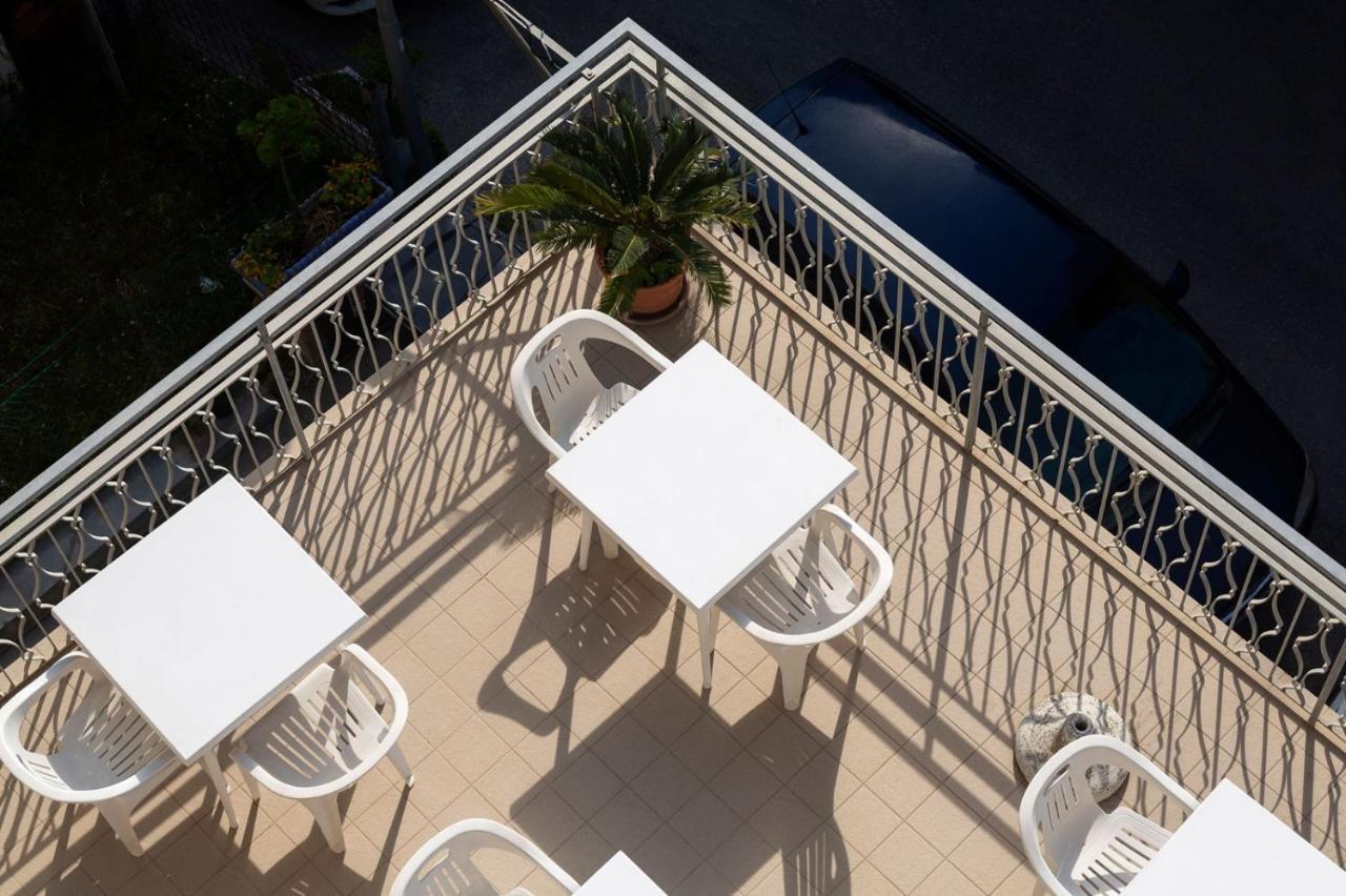 Hotel Zenith Rimini Exterior photo