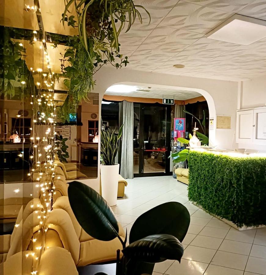 Hotel Zenith Rimini Exterior photo