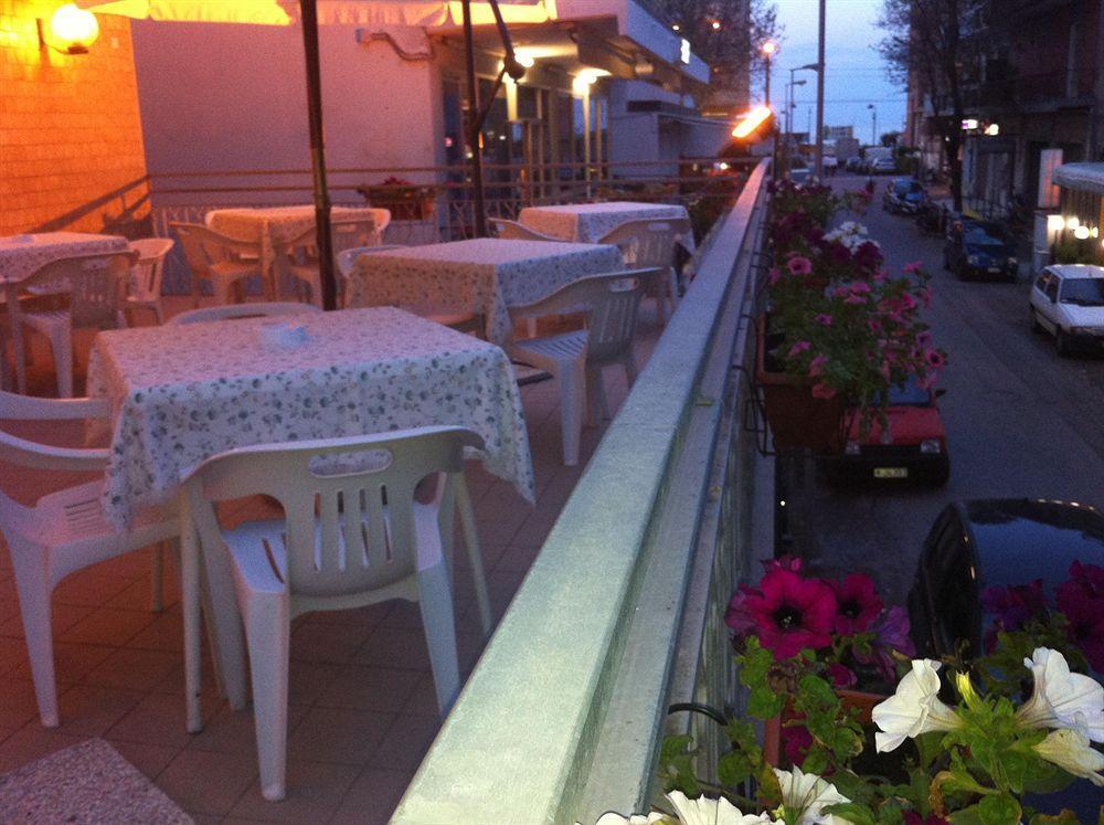 Hotel Zenith Rimini Exterior photo